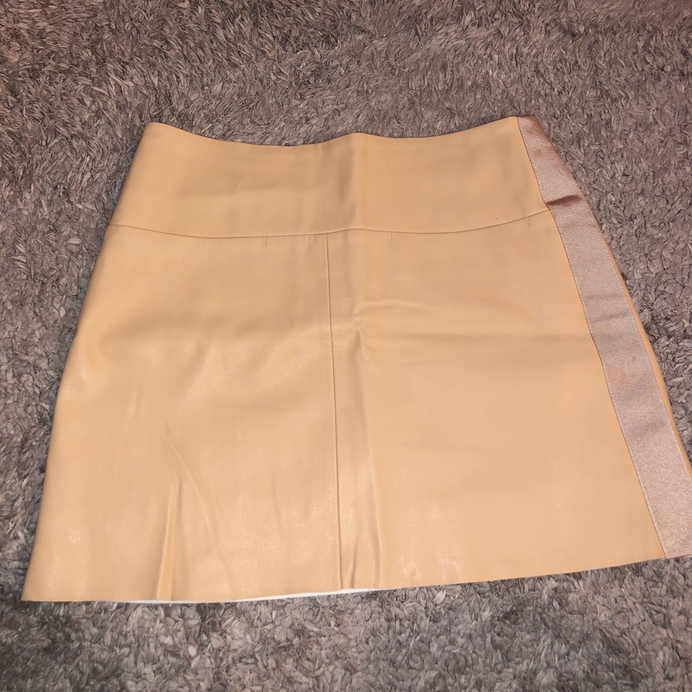 Zara cream skirt. Size small